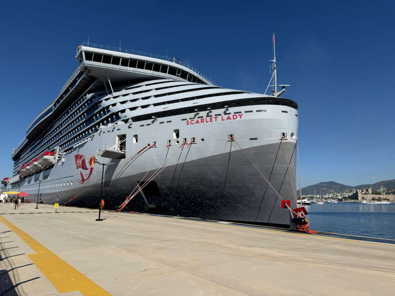 Bodrum’a Yüzen Otel Geldi: 3 Bin 600’den Fazla Kişiyle Limanda 1